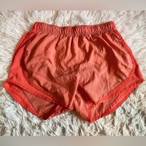 Nike Athleisure Active Gym Activewear Running Coral Orange Dri-FIT Shorts S Neon